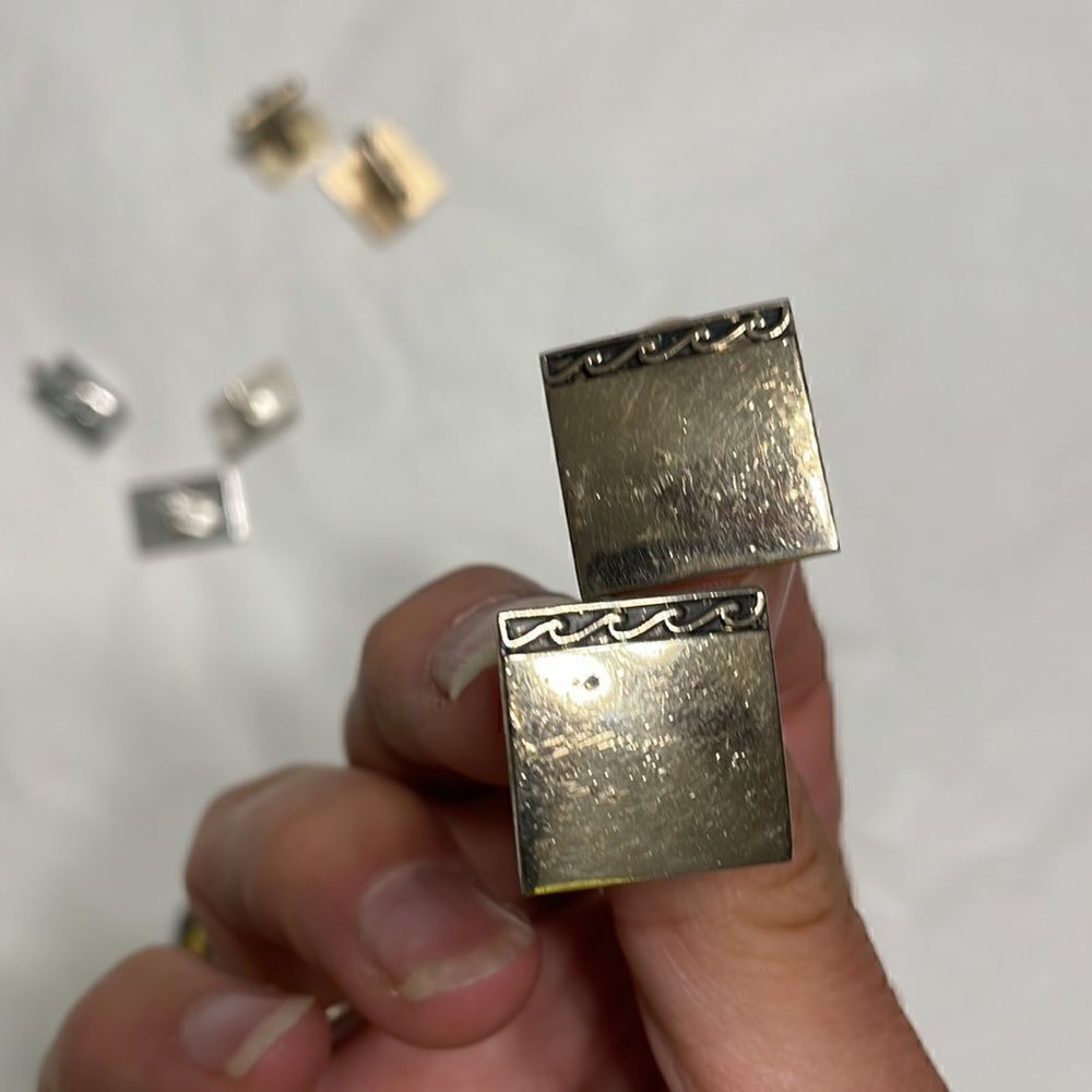 Mismatched Cufflinks ! - Picture 7 of 9